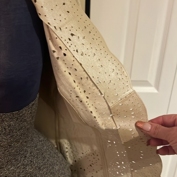 This pretty gold leather jacket will look stunning dressed up or dressed down. - Picture 4 of 4